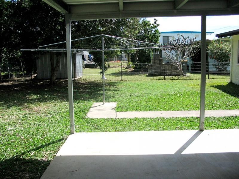 35 Violet Crescent, Rasmussen QLD 4815