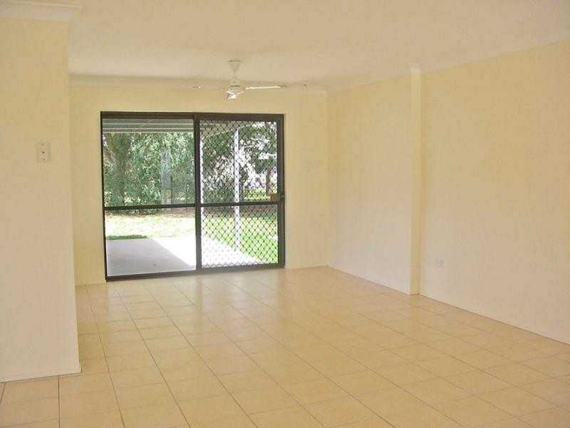 35 Violet Crescent, Rasmussen QLD 4815