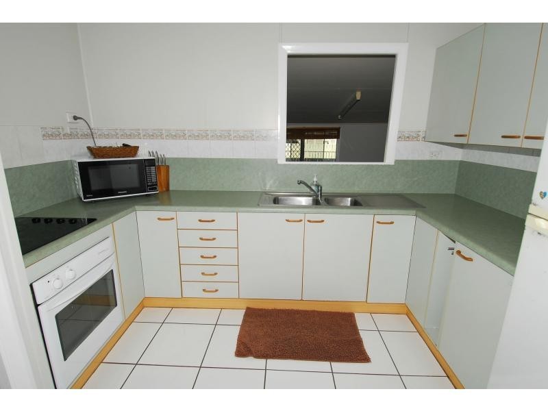 11 Albury Street, Pimlico QLD 4812