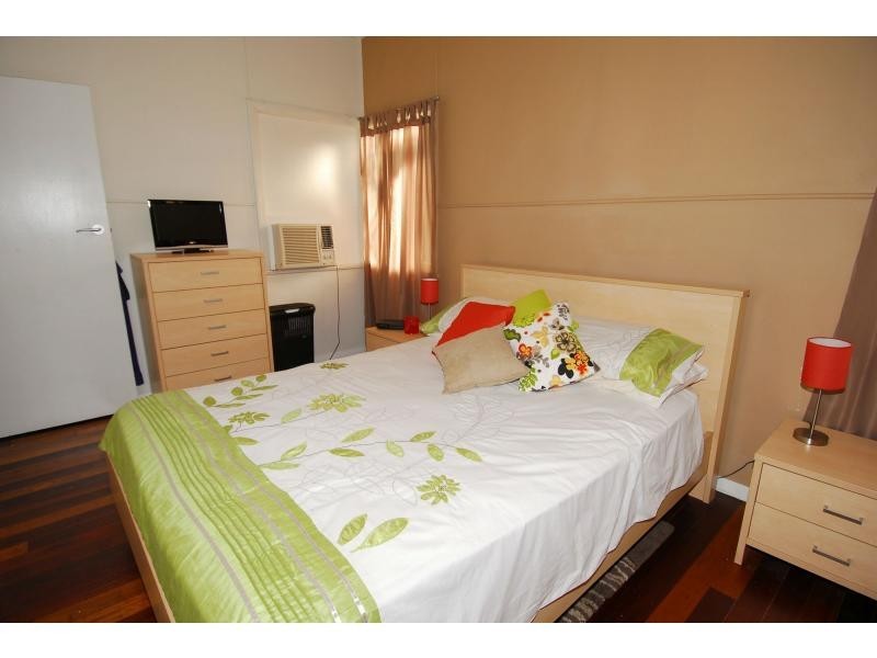 11 Albury Street, Pimlico QLD 4812