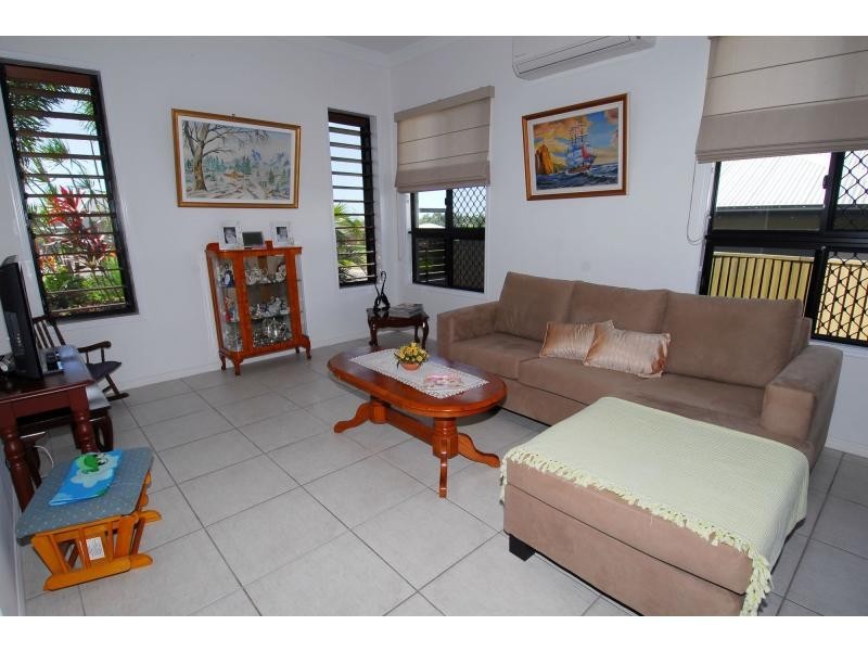 15 Keswick Street, Bushland Beach QLD 4818