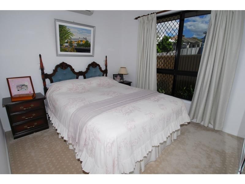 15 Keswick Street, Bushland Beach QLD 4818