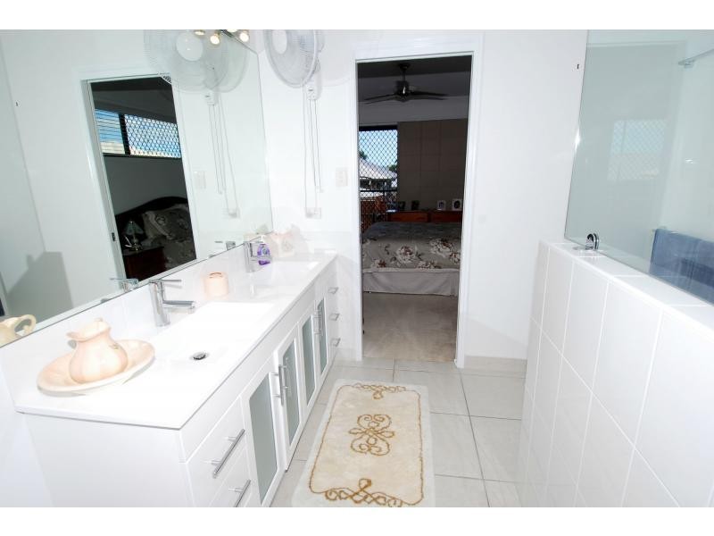 15 Keswick Street, Bushland Beach QLD 4818