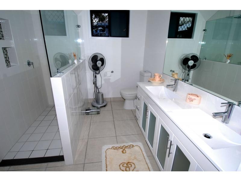 15 Keswick Street, Bushland Beach QLD 4818