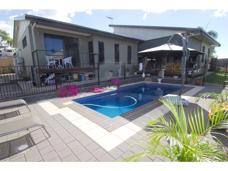 15 Keswick Street, Bushland Beach QLD 4818