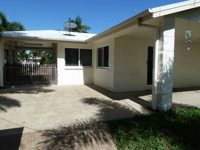 6 Raffles Court, Kelso QLD 4815