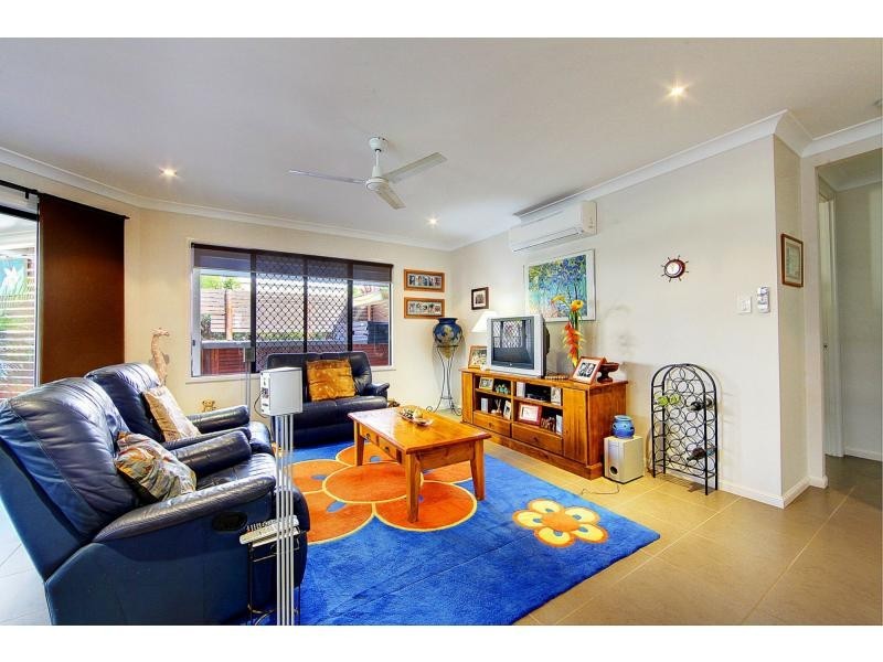 9 Helvellyn Street, Bushland Beach QLD 4818