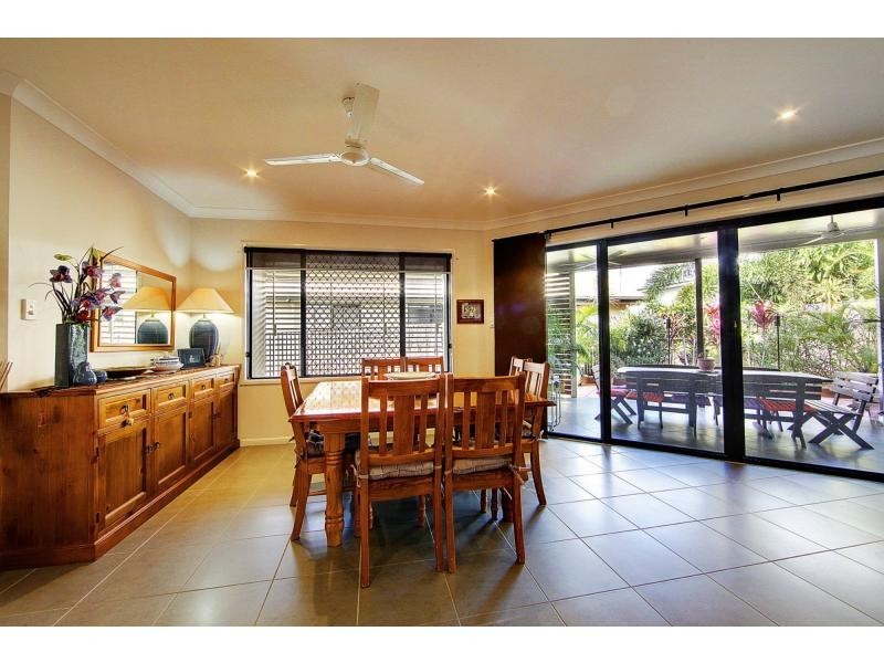 9 Helvellyn Street, Bushland Beach QLD 4818