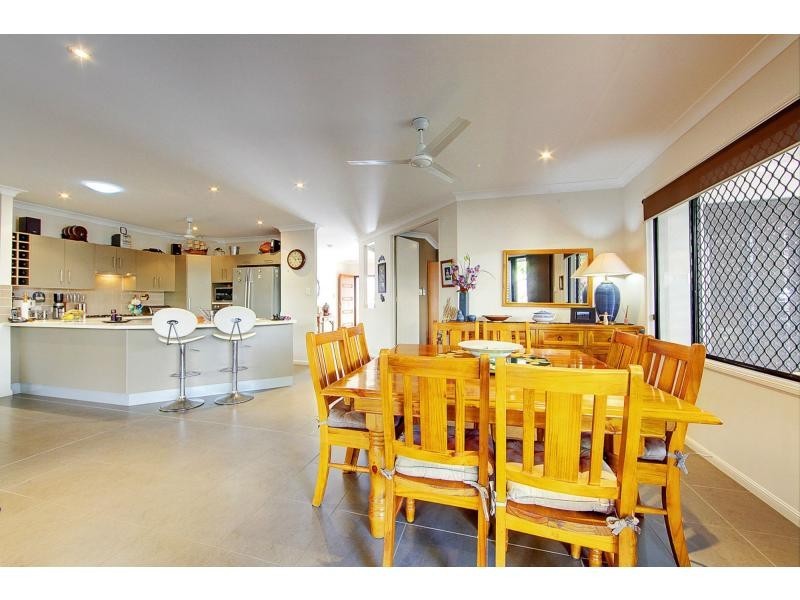 9 Helvellyn Street, Bushland Beach QLD 4818