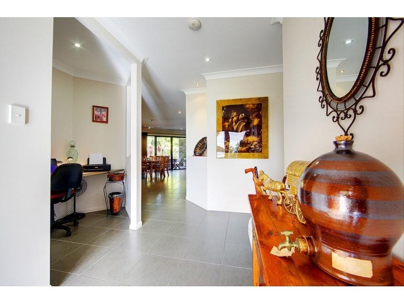 9 Helvellyn Street, Bushland Beach QLD 4818