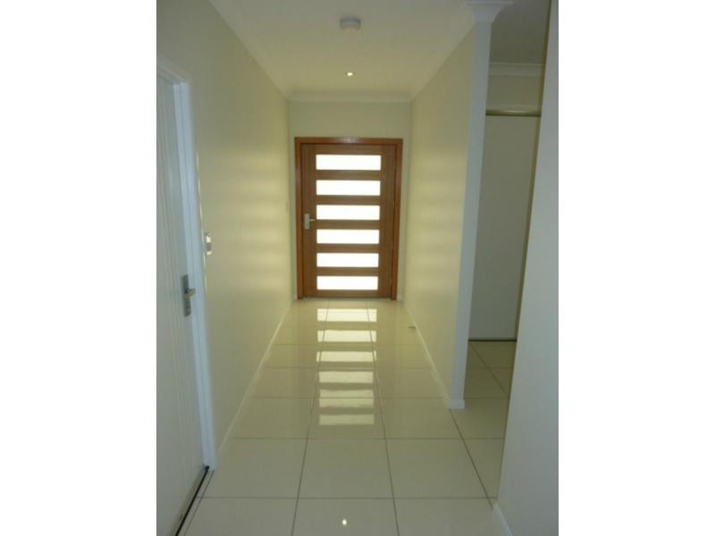 4 Ellendale Street, Mount Low QLD 4818