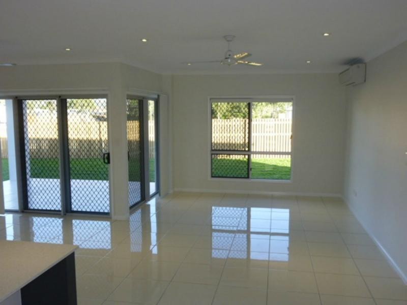 4 Ellendale Street, Mount Low QLD 4818