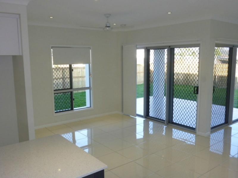 4 Ellendale Street, Mount Low QLD 4818