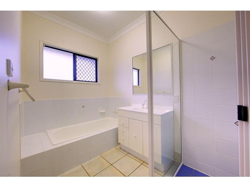 31 Lomond street, Kirwan QLD 4817