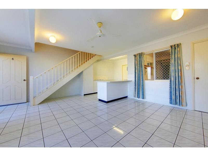 4/22 Gladstone Street, Pimlico QLD 4812