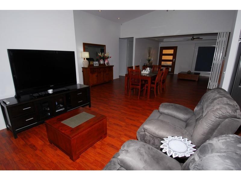 3 Wirega Close, Douglas QLD 4814