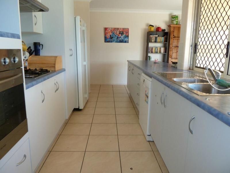 235 Pinnacle Drive, Rasmussen QLD 4815