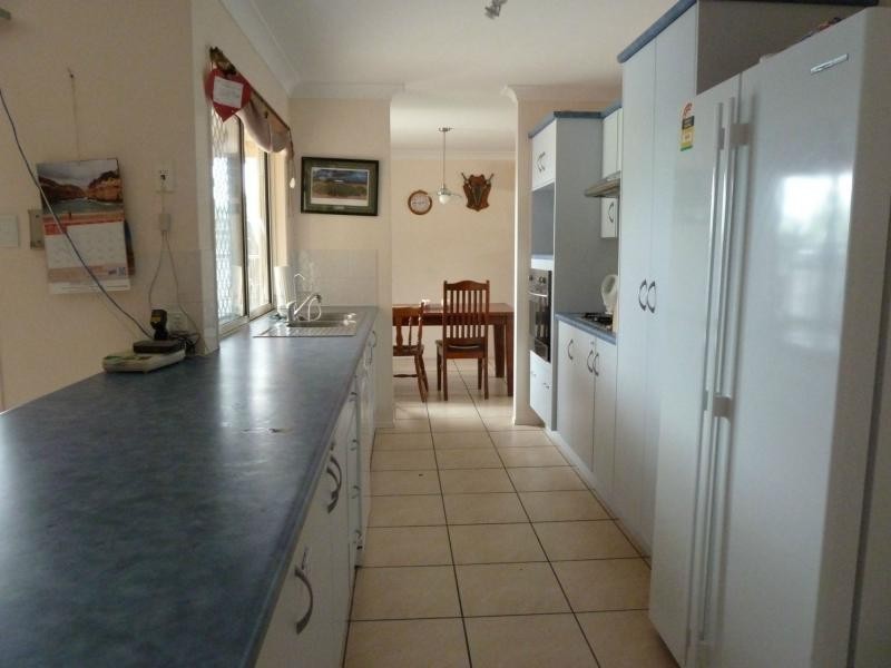 235 Pinnacle Drive, Rasmussen QLD 4815