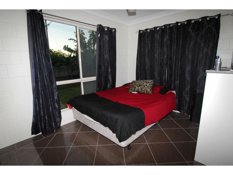 2 Courtney Street, Cranbrook QLD 4814