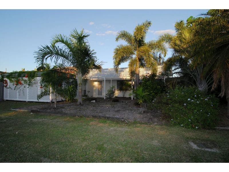 2 Courtney Street, Cranbrook QLD 4814