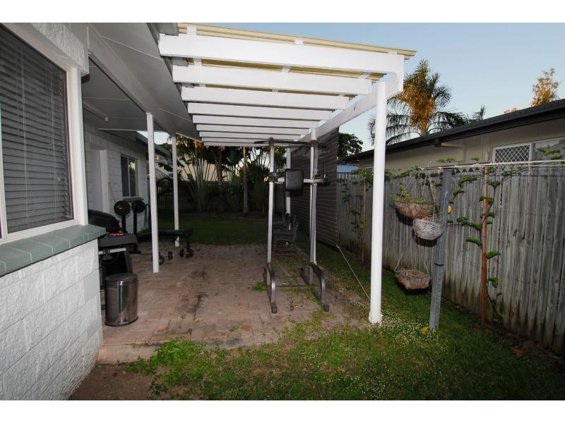 2 Courtney Street, Cranbrook QLD 4814