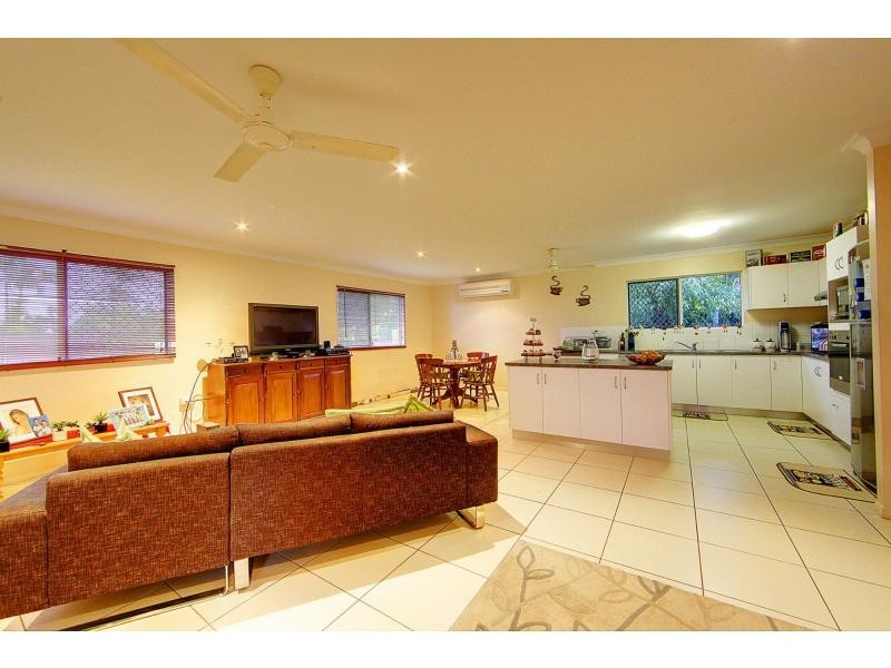 322 Pinnacle Drive, Rasmussen QLD 4815