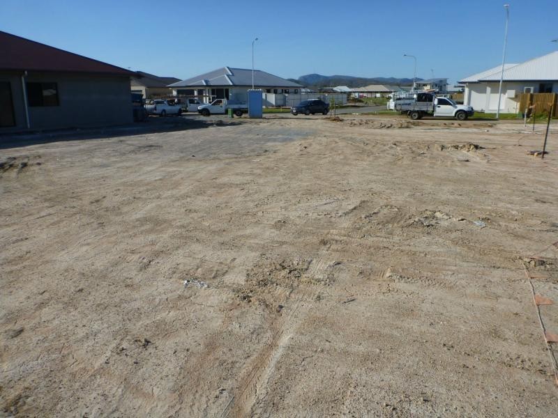 10 Apollonia Street, NORTHSHORE, Burdell QLD 4818