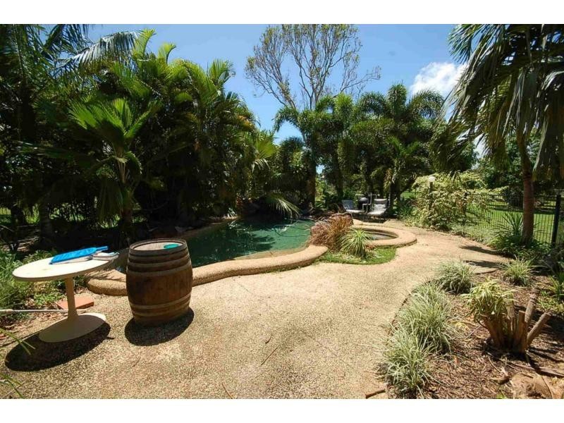 106 Toolakea Beach Rd, Toolakea QLD 4818