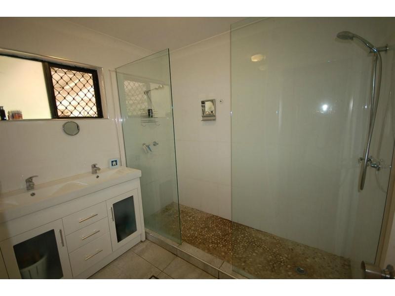 106 Toolakea Beach Rd, Toolakea QLD 4818