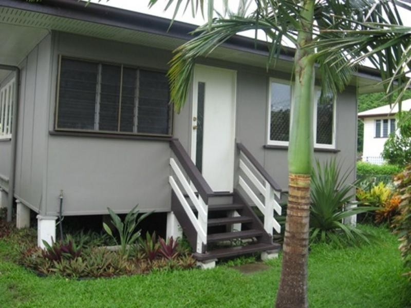 24 Clarendon Street, Hyde Park QLD 4812