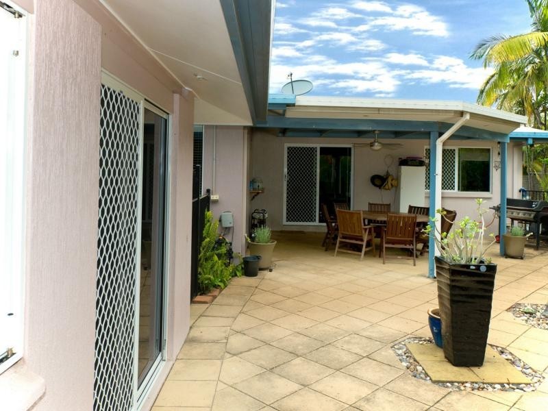 117 Coutts Drive, Bushland Beach QLD 4818