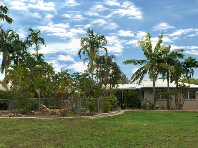 117 Coutts Drive, Bushland Beach QLD 4818