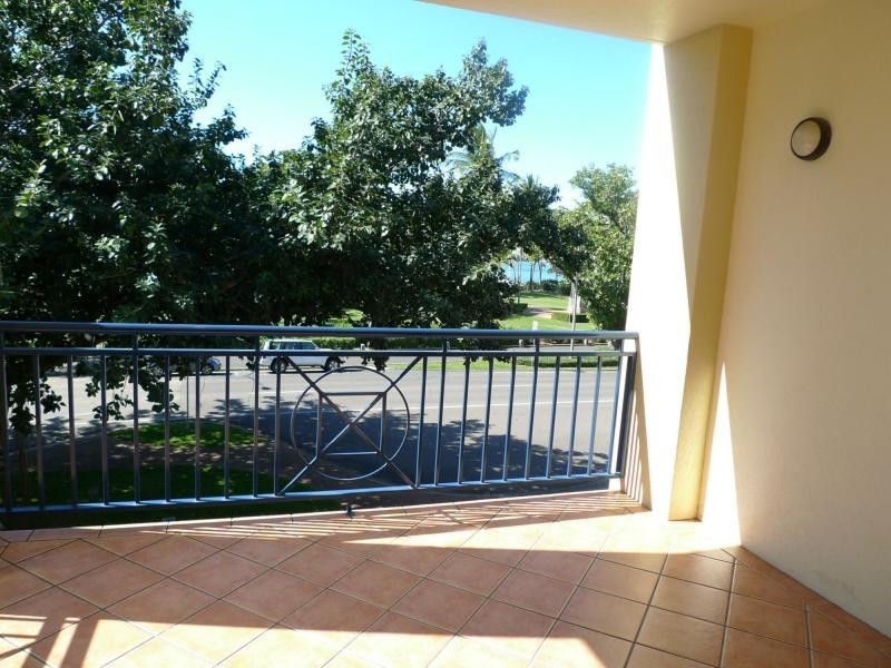 12/18 The Strand, North Ward QLD 4810