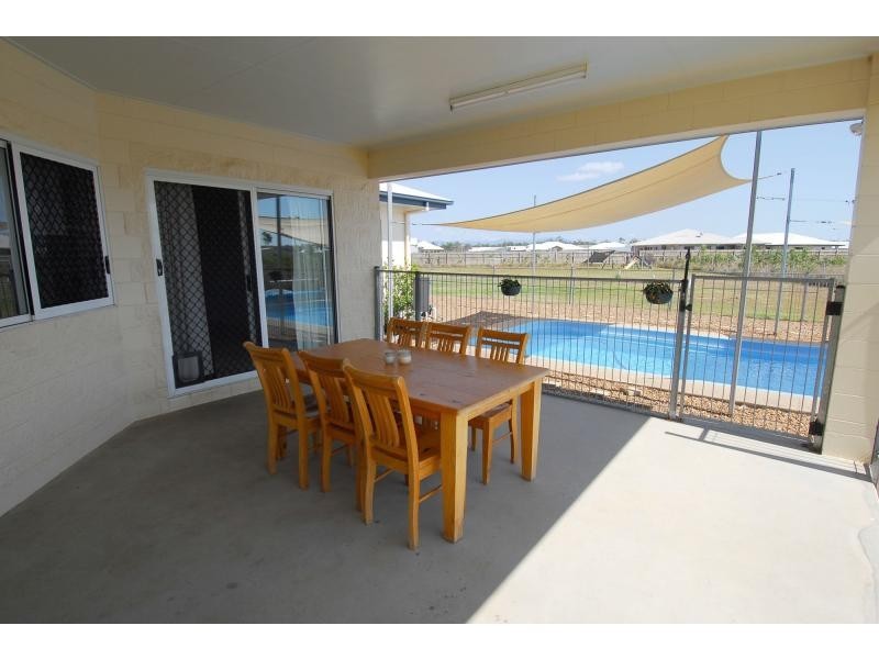 5 Mowbray Court, Mount Low QLD 4818