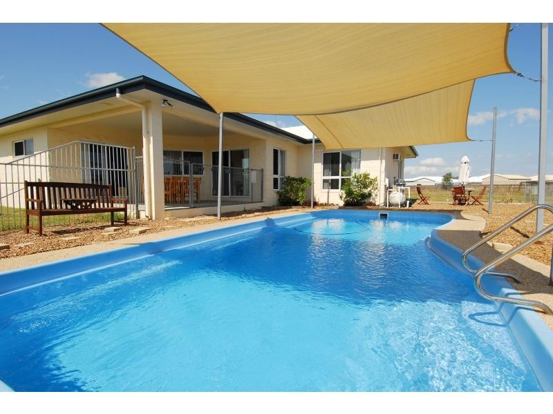 5 Mowbray Court, Mount Low QLD 4818