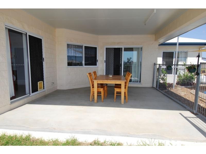 5 Mowbray Court, Mount Low QLD 4818