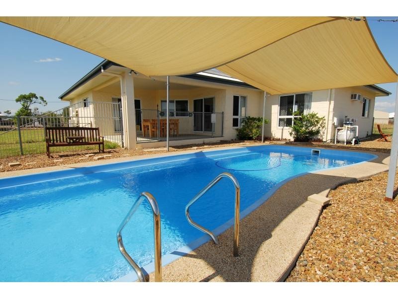 5 Mowbray Court, Mount Low QLD 4818