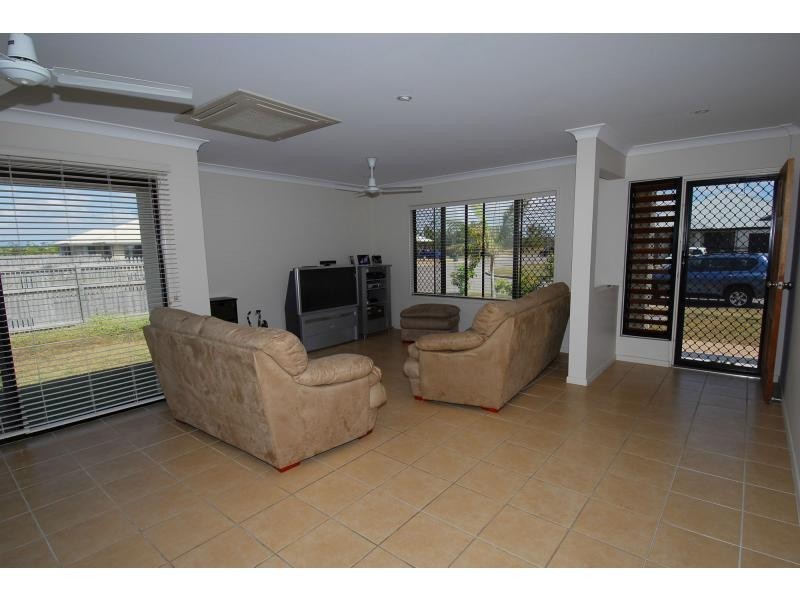 34 Chichester Avenue, Kirwan QLD 4817