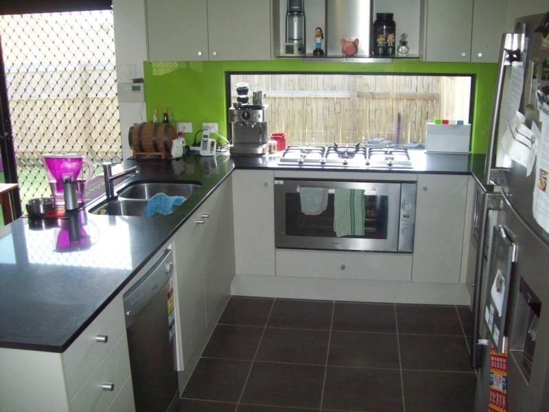 15 Hollanders Crescent, Kelso QLD 4815