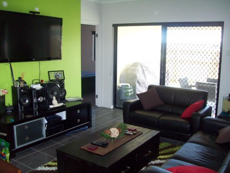 15 Hollanders Crescent, Kelso QLD 4815