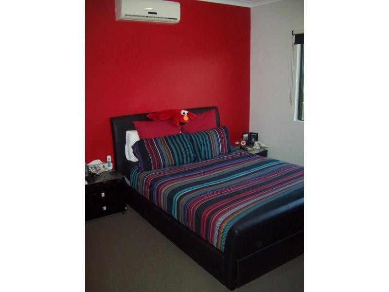 15 Hollanders Crescent, Kelso QLD 4815