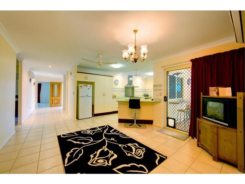 13 Squires Crescent, Kirwan QLD 4817