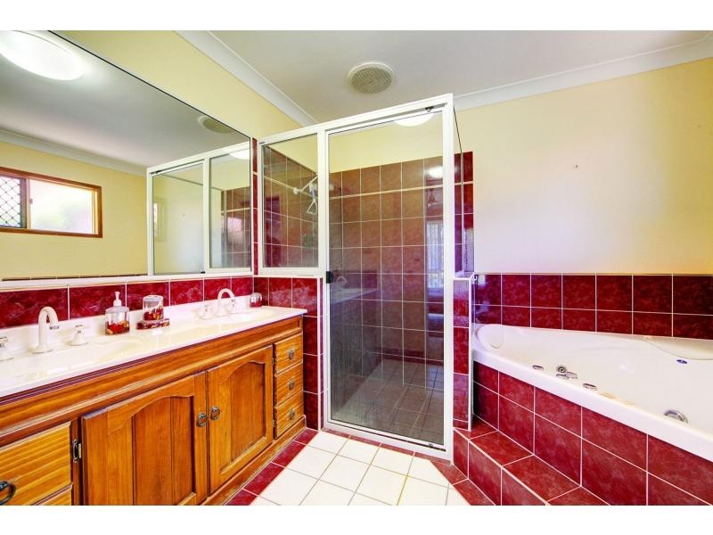 13 Squires Crescent, Kirwan QLD 4817