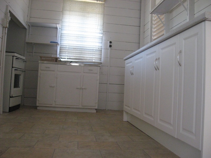 28 Clarendon Street, Hyde Park QLD 4812