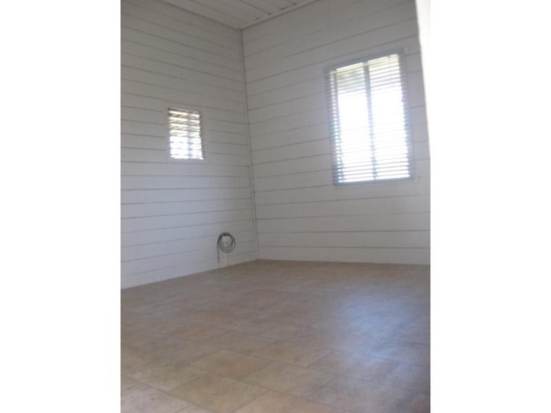 28 Clarendon Street, Hyde Park QLD 4812