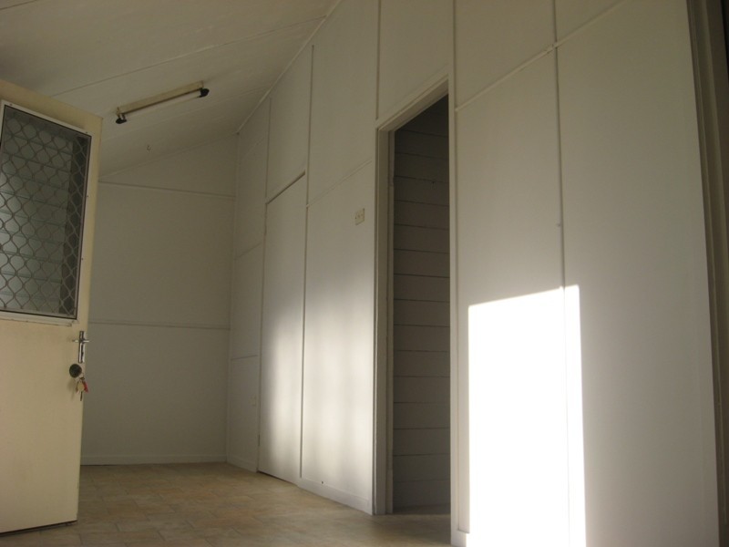 28 Clarendon Street, Hyde Park QLD 4812