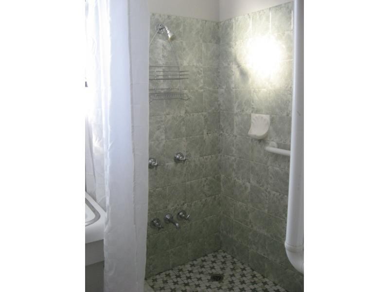 28 Clarendon Street, Hyde Park QLD 4812