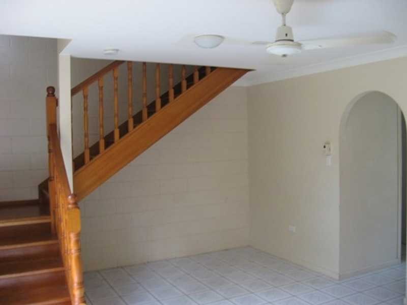 2/8 Lowth Street, Rosslea QLD 4812