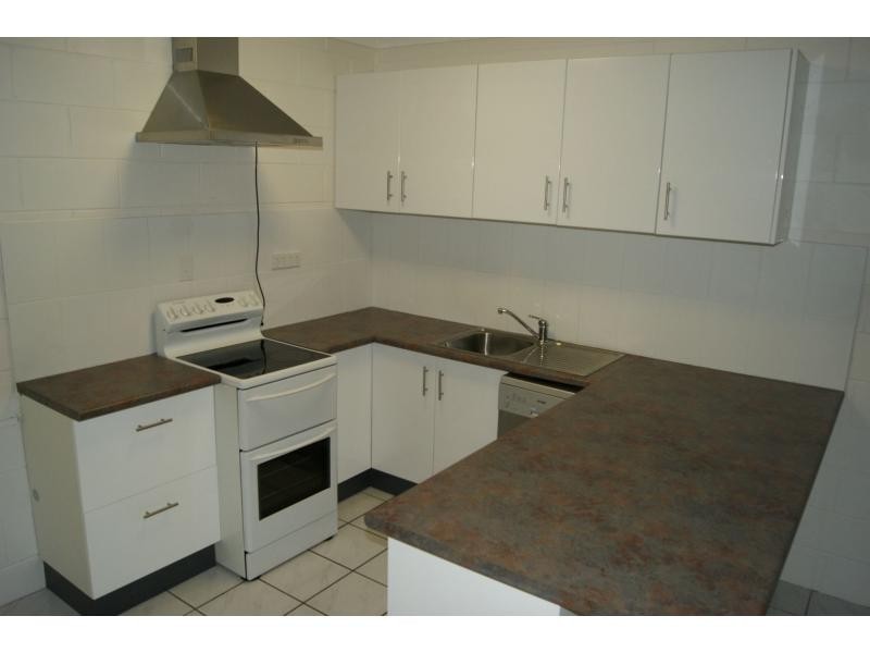 2/7 Shelley Street, Pallarenda, Townsville City QLD 4810