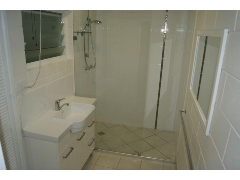 2/7 Shelley Street, Pallarenda, Townsville City QLD 4810